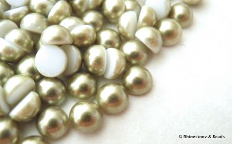 Preciosa Non-Hotfix Pearl Cabochon Light Green 5mm
